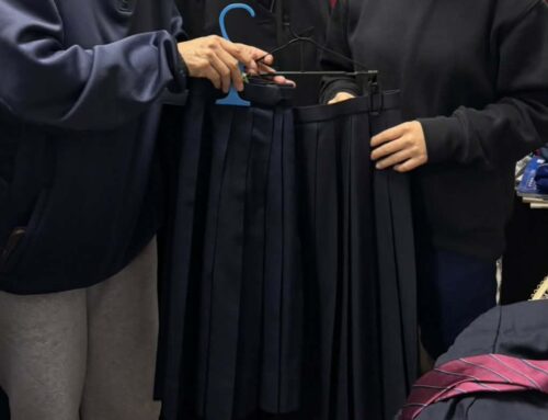 鬼塚中学校 スカート 夏用冬用一着づつお繋ぎしました